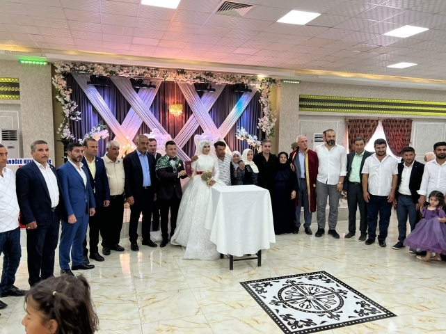 GENÇ İŞ İNSANI GÖRKEMLİ TÖREN İLE EVLENDİ
