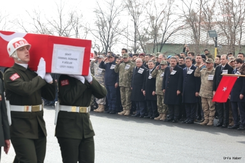 ŞEHİT OLAN ASKERLER İÇİN ŞIRNAK’TA TÖREN DÜZENLENDİ