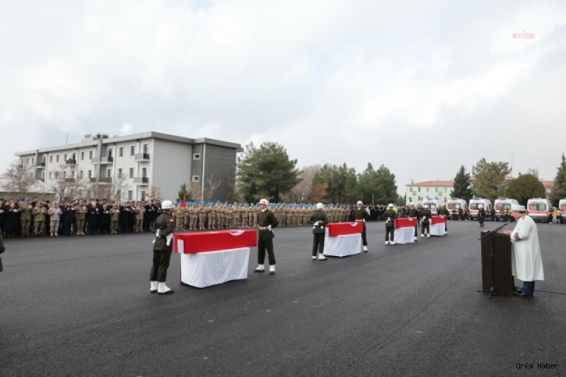ŞEHİT OLAN ASKERLER İÇİN ŞIRNAK’TA TÖREN DÜZENLENDİ