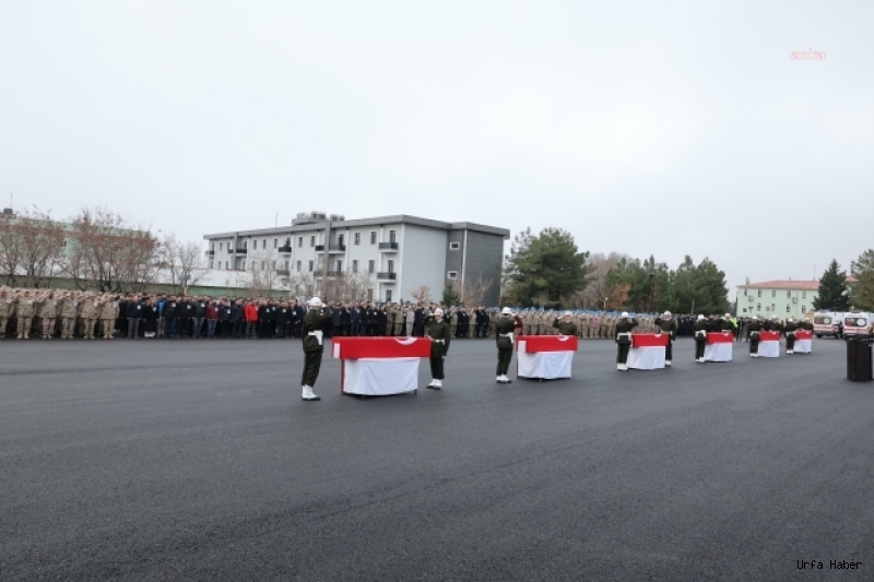 ŞEHİT OLAN ASKERLER İÇİN ŞIRNAK’TA TÖREN DÜZENLENDİ