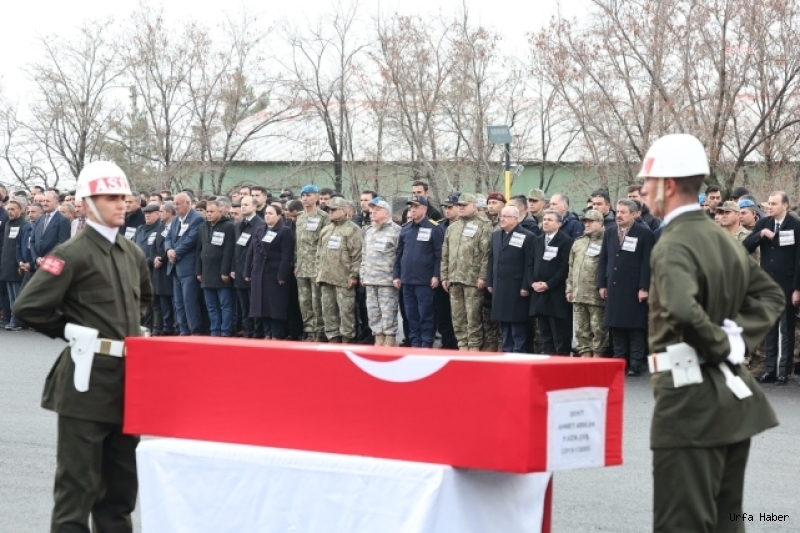 ŞEHİT OLAN ASKERLER İÇİN ŞIRNAK’TA TÖREN DÜZENLENDİ