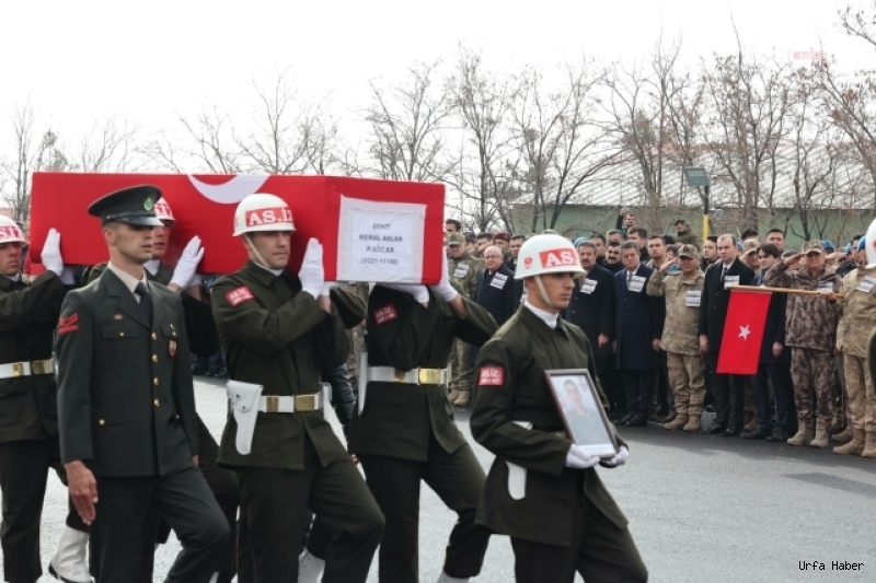 ŞEHİT OLAN ASKERLER İÇİN ŞIRNAK’TA TÖREN DÜZENLENDİ