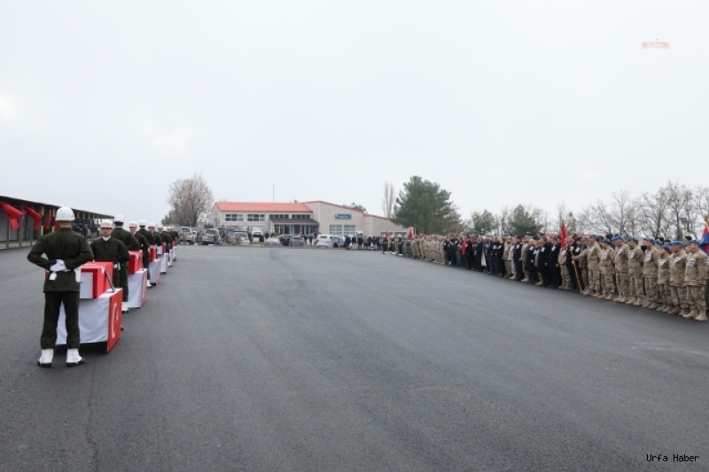 ŞEHİT OLAN ASKERLER İÇİN ŞIRNAK’TA TÖREN DÜZENLENDİ