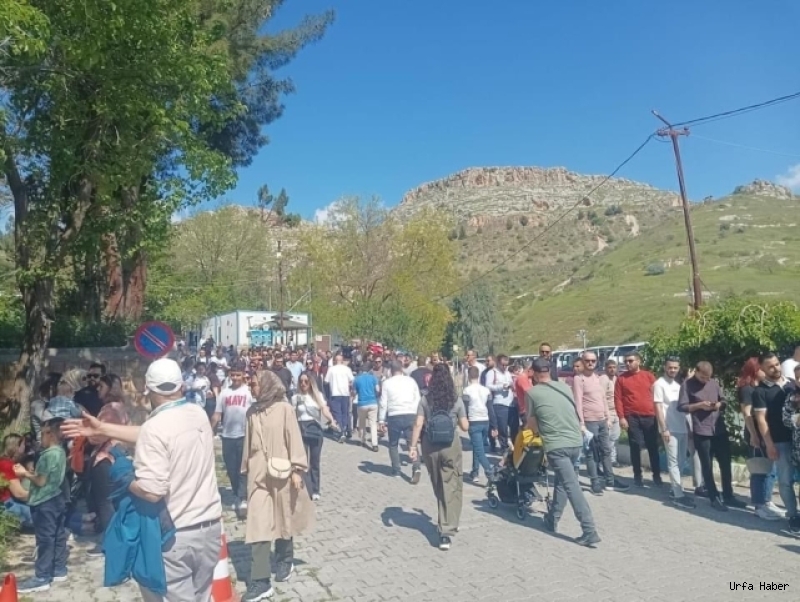 HALFETİ ZİYARETÇİ AKININA UĞRADI