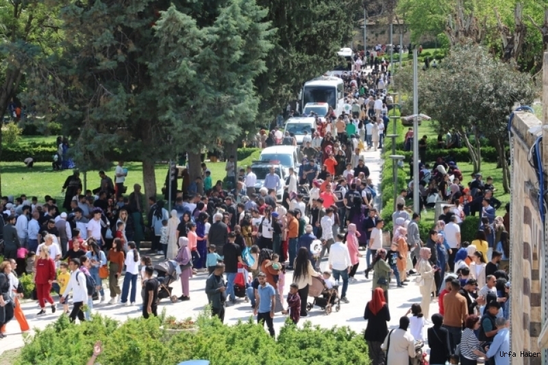 BAYRAM TATİLİNDE BALIKLIGÖL'E ZİYARETÇİ AKINI
