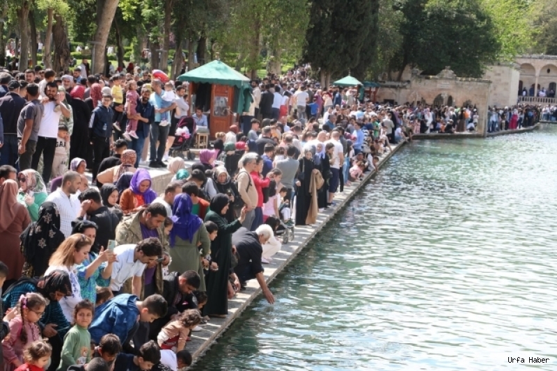 BAYRAM TATİLİNDE BALIKLIGÖL'E ZİYARETÇİ AKINI