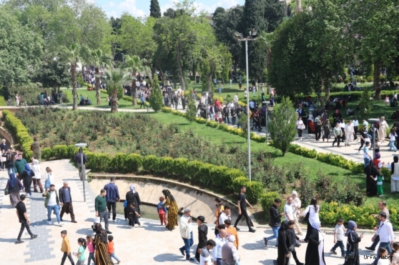 BAYRAM TATİLİNDE BALIKLIGÖL'E ZİYARETÇİ AKINI