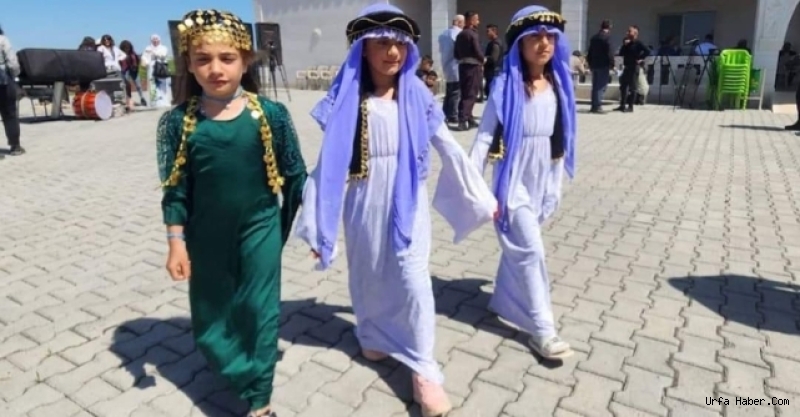 ÊZİDÎLER, ŞANLIURFA’DA İLK DEFA KİTLESEL OLARAK KIRMIZI ÇARŞAMBA’YI KUTLADI.