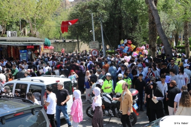 BAYRAM TATİLİNDE BALIKLIGÖL'E ZİYARETÇİ AKINI