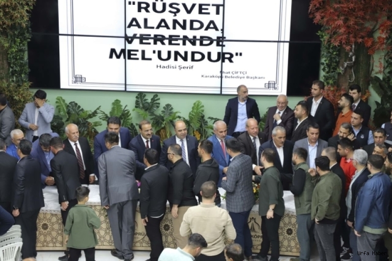 BAŞKAN ÇİFTÇİ KARAKÖPRÜ'DE VATANDAŞLARLA BAYRAMLAŞTI