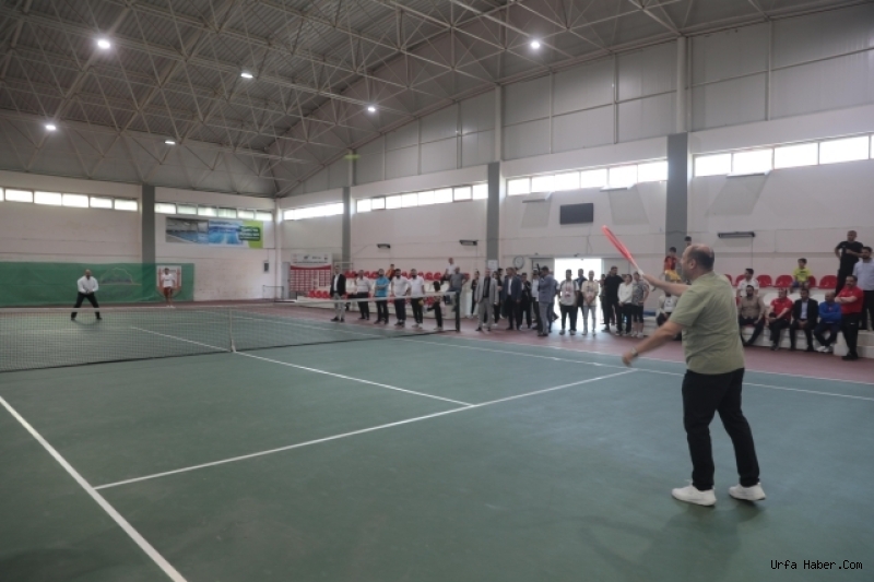 GENÇLİK TURNUVASINDA ÖDÜLLER SAHİPLERİNİ BULDU