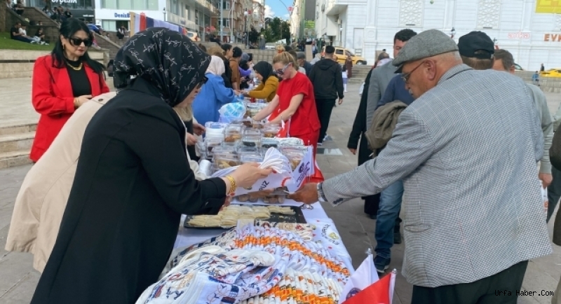 POLİS EŞLERİNDEN İHTİYAÇ SAHİPLERİ YARARINA KERMES