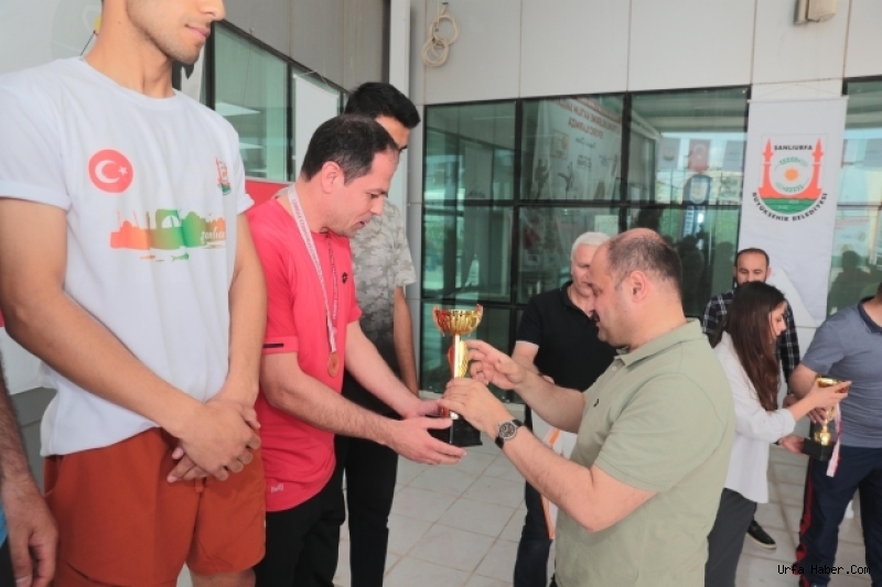 GENÇLİK TURNUVASINDA ÖDÜLLER SAHİPLERİNİ BULDU