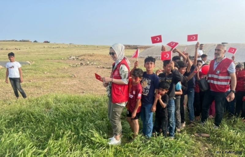 GÖÇER ÇOCUKLARA MUTLULUK YAŞATTILAR