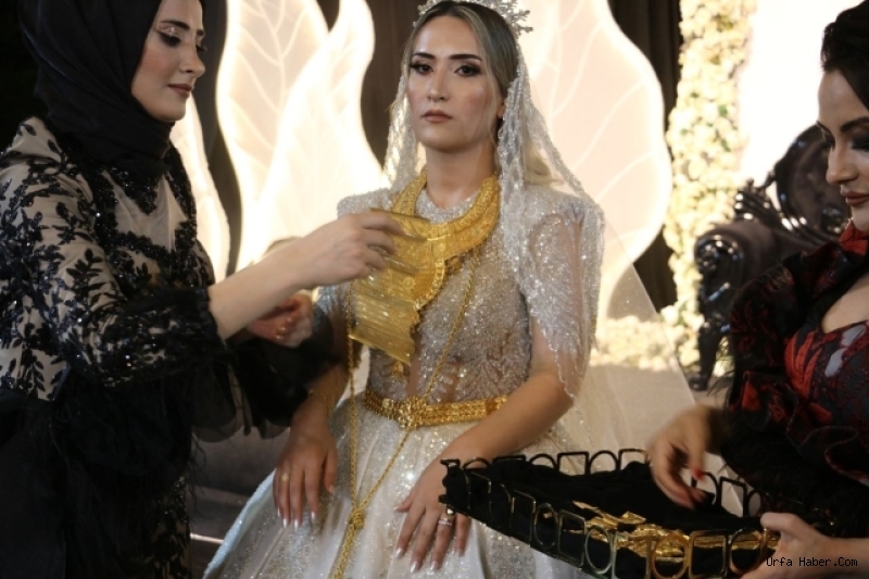 ŞANLIURFA’DA AŞİRET DÜĞÜNÜNDE TAKILAR VALİZLERLE TAŞINDI
