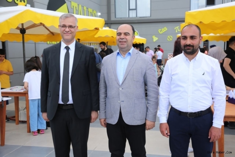 BAŞKAN ÇİFTÇİ, ULUSLARARASI YARIŞMAYA KATILAN ÖĞRENCİLERLE BİR ARAYA GELDİ