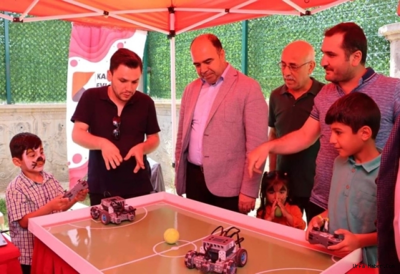BAŞKAN ÇİFTÇİ, ULUSLARARASI YARIŞMAYA KATILAN ÖĞRENCİLERLE BİR ARAYA GELDİ