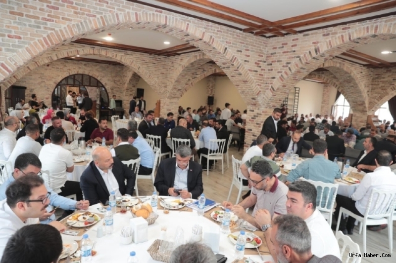 BAŞKAN GÜLPINAR, 1 MAYIS’I İŞÇİLERLE KUTLADI
