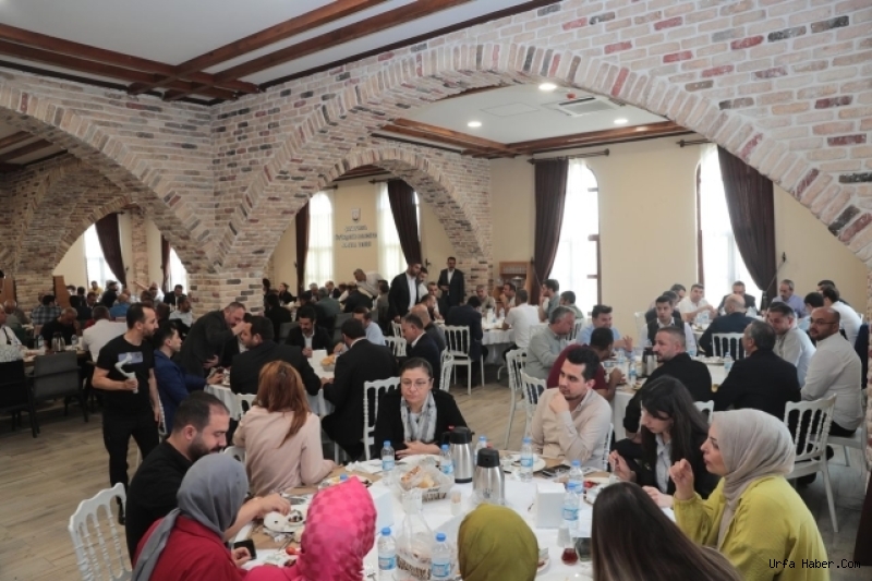 BAŞKAN GÜLPINAR, 1 MAYIS’I İŞÇİLERLE KUTLADI