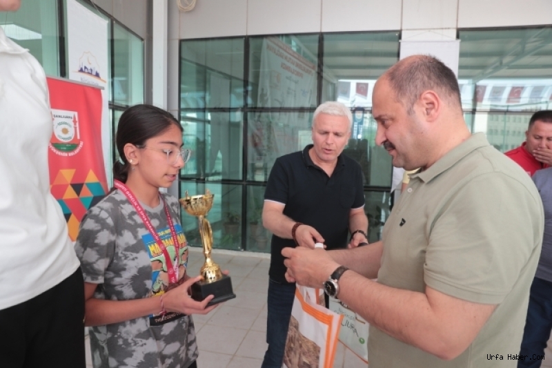 GENÇLİK TURNUVASINDA ÖDÜLLER SAHİPLERİNİ BULDU