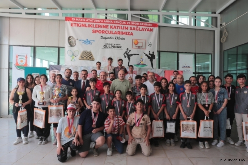 GENÇLİK TURNUVASINDA ÖDÜLLER SAHİPLERİNİ BULDU