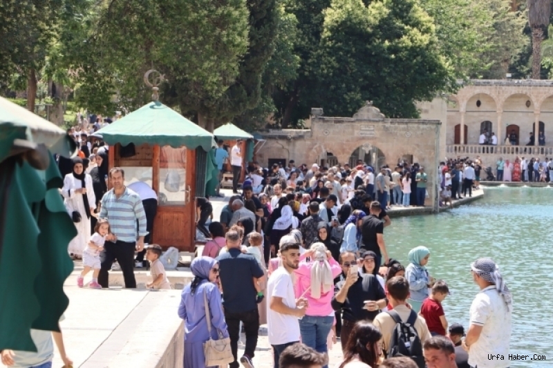 BALIKLIGÖL'E BAYRAMDA ZİYARETÇİ AKINI