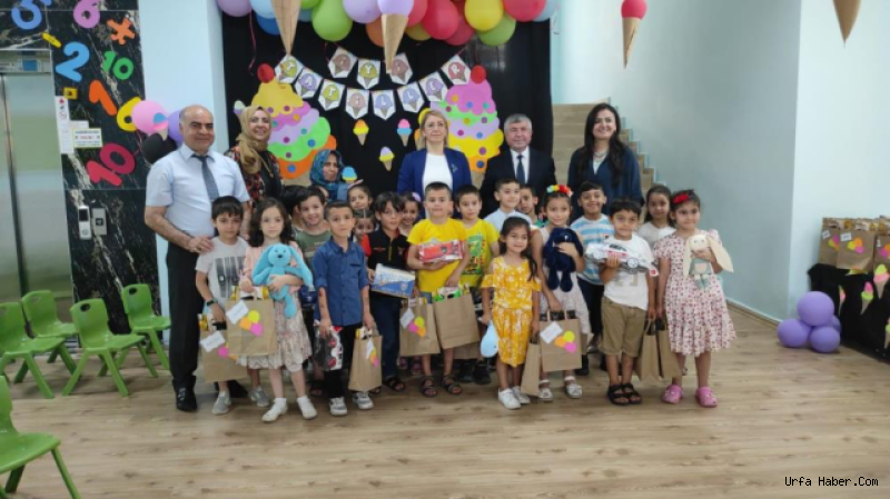 EMEKLİ ÖĞRETMENDEN GÖZ YAŞARTAN DUYARLILIK