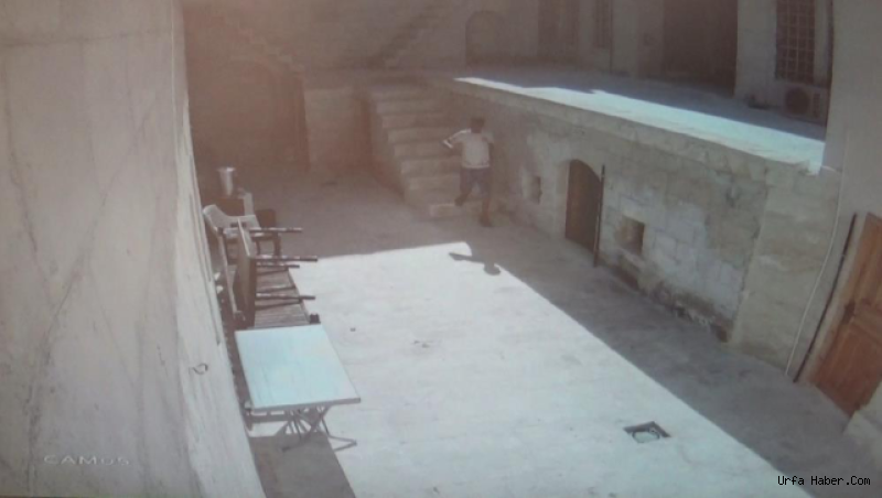 URFA'DA HIRSIZLAR KİLİSEYE DADANDI