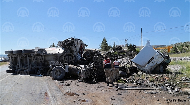 Gaziantep'te iki tır çarpıştı: 2 ölü