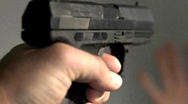 9 yaşındaki çocuk tabancayla oynarken kendini vurdu
