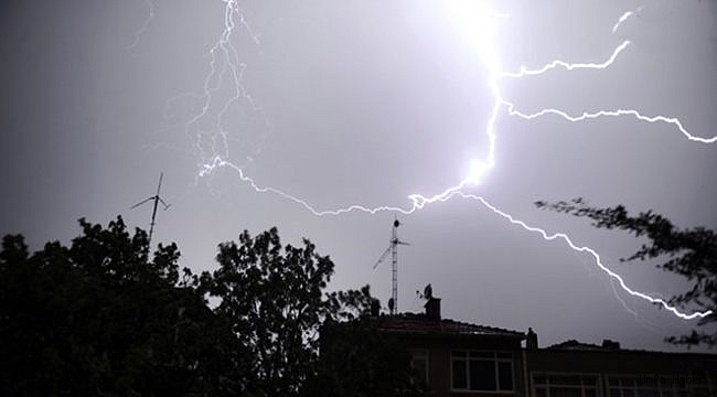 Adıyaman'da yıldırım düştü: 2 yaralı