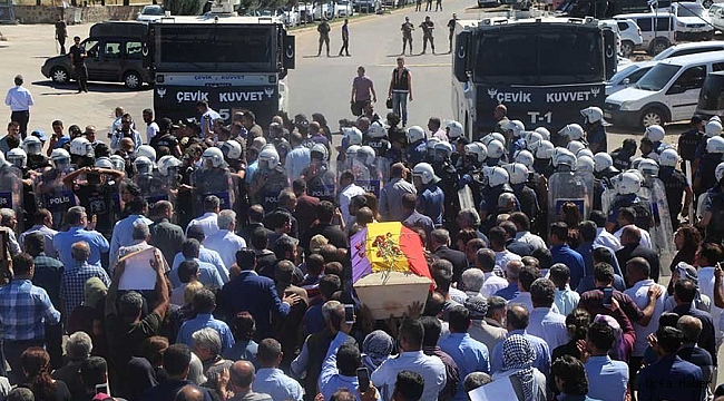 Ayhan Urfa'da toprağa verildi