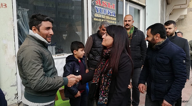 "İlk işimiz karakollara dönüştürülen belediye önlerindeki beton barikatları yıkmak"