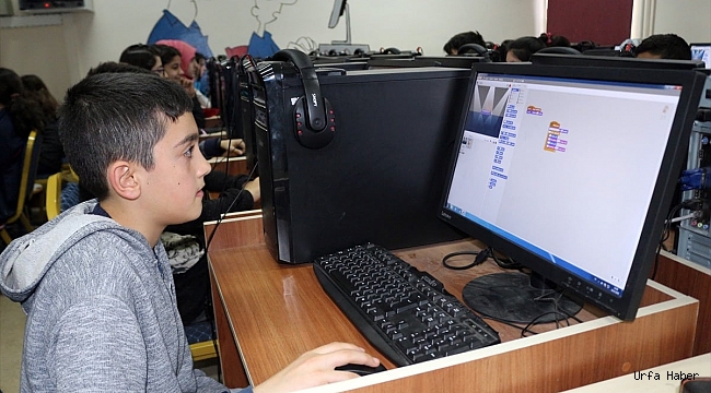 Suruçlu öğrenciler hayallerini kodluyor