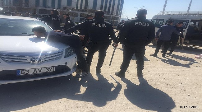 Adliye önünde kavga: 3 yaralı