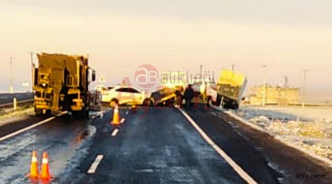 Urfa'da buzlanan yolda kaza: 2 yaralı
