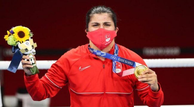 Tokyo 2020: Busenaz Sürmeneli boksta Olimpiyat şampiyonu oldu