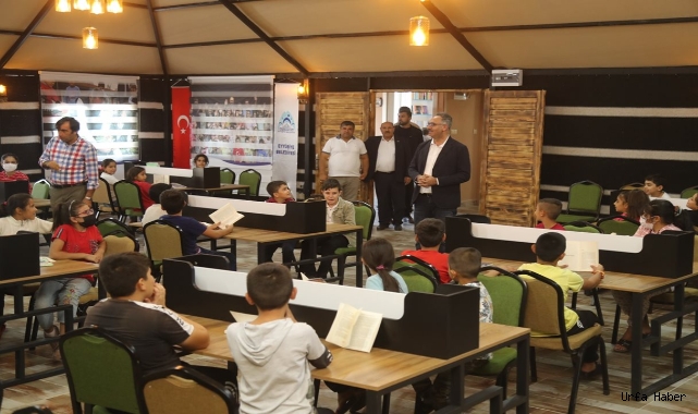 Başkan Kuş, Ak Ev Salonlarındaki Öğrencilerle Bir Araya Geldi