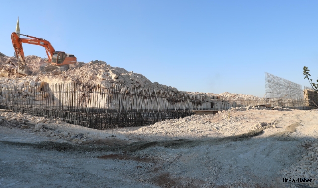 Canpolat, inşaatı devam eden fabrikalarda inceleme yaptı