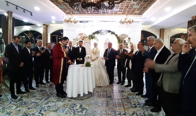 İlhan ve Aydınlık ailelerinin mutlu günü