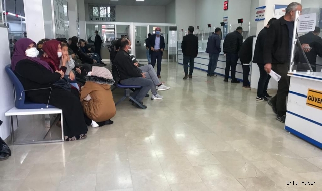Saatlerce sırada bekliyorlar: Urfalıların DEPSAŞ imtihanı bitmiyor!