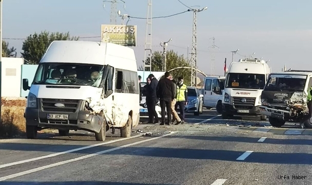 Suruç’ta minibüs ile kamyonet çarpıştı