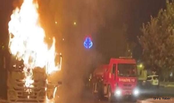  Urfa'da tır alev topuna döndü