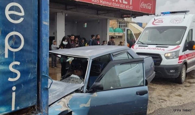  Viranşehir'de kaza: Park halindeki araca çarptı
