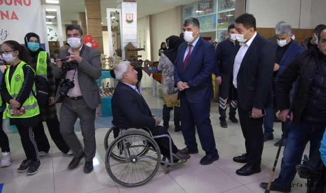 Gülüm, engelli sağlık çalışanlarını unutmadı