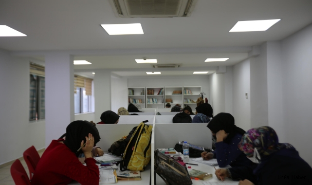  Haliliye Belediyesinin  öğrencilere desteği sürüyor