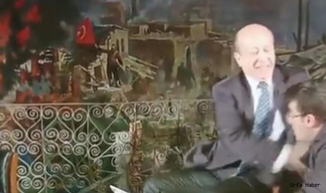  Muhabire tokat atmıştı:  Sarıkaya, istifa etti