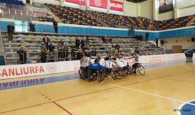 Büyükşehir engelliler basketbol takımı evinde galip geldi