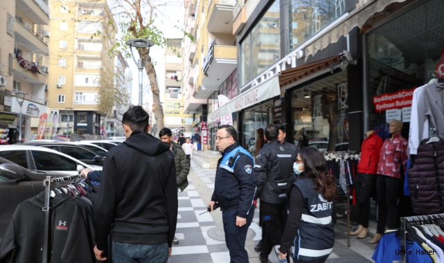 Haliliye’de zabıta kaldırım işgallerini önlüyor