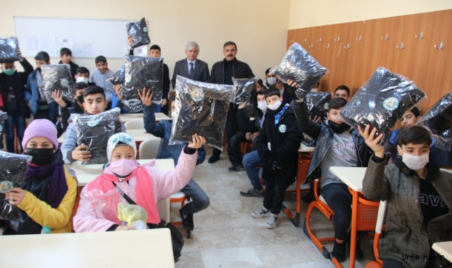  Şanlıurfaspor’dan öğrencilere karne hediyesi!